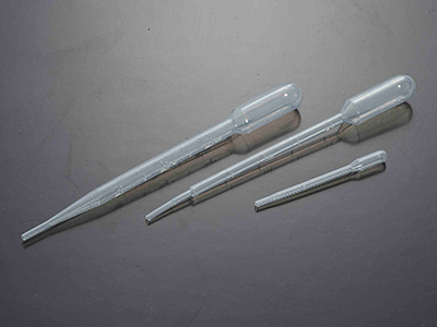 采用小吸頭設(shè)計(jì),刻度線清晰、準(zhǔn)確，可保證滴量的可重復(fù)性