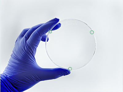 皿蓋內(nèi)設(shè)透氣棱，確保無菌的同時(shí)利于氣體交換